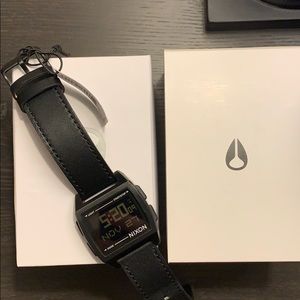 nixon base all black